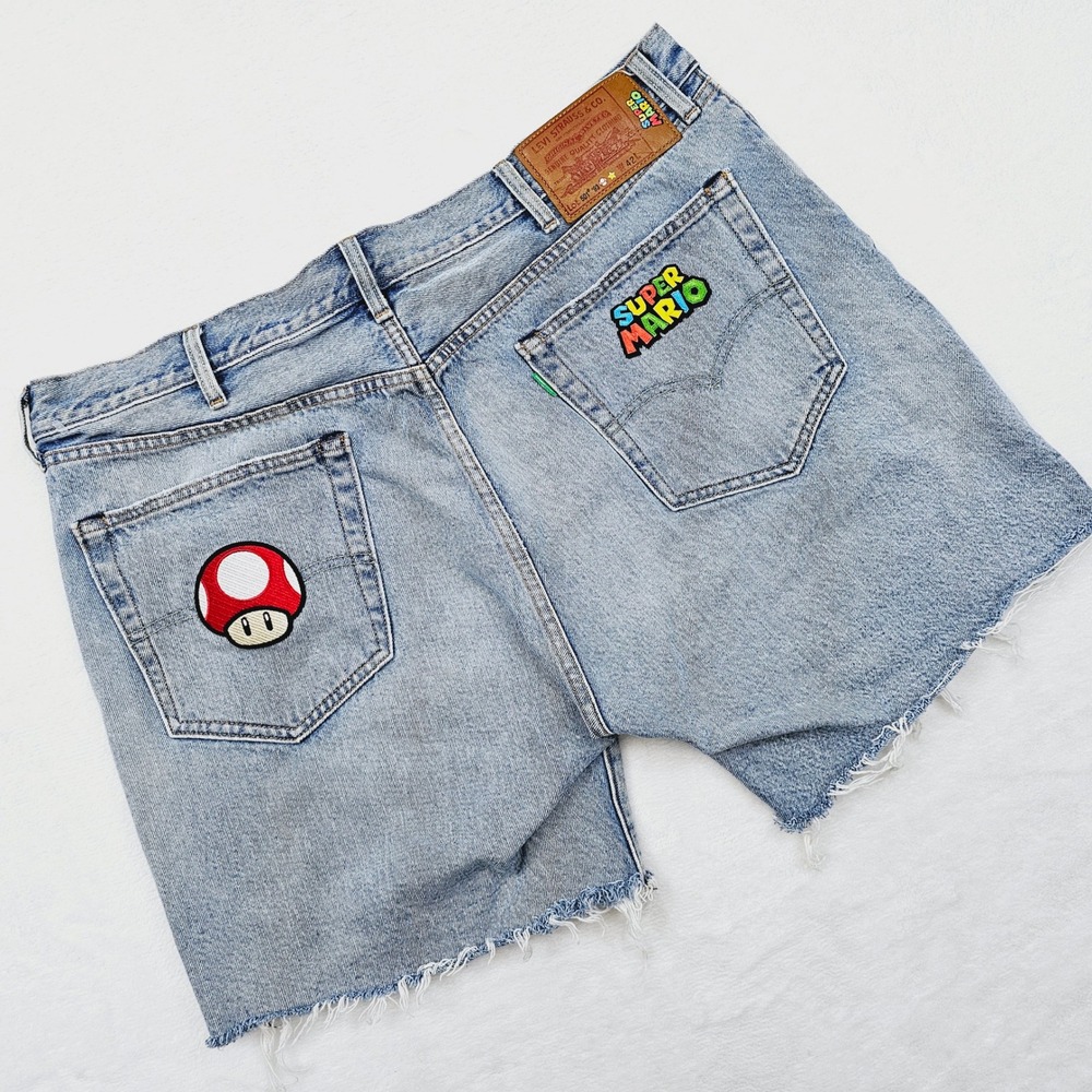 Levi's x Super Mario 501 93 Mens 42W‎ Light Wash Denim Cut Off Shorts Nintendo
